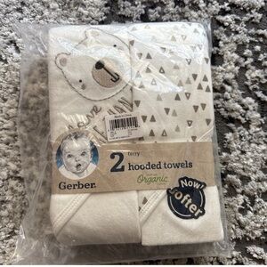 2 Pack GERBER brown White Organic Terry Hooded Towels 26 X 30” NEW baby Boy Girl